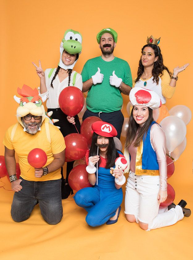 Foto de la familia Gonzalez fanaticos de Mario Bros.